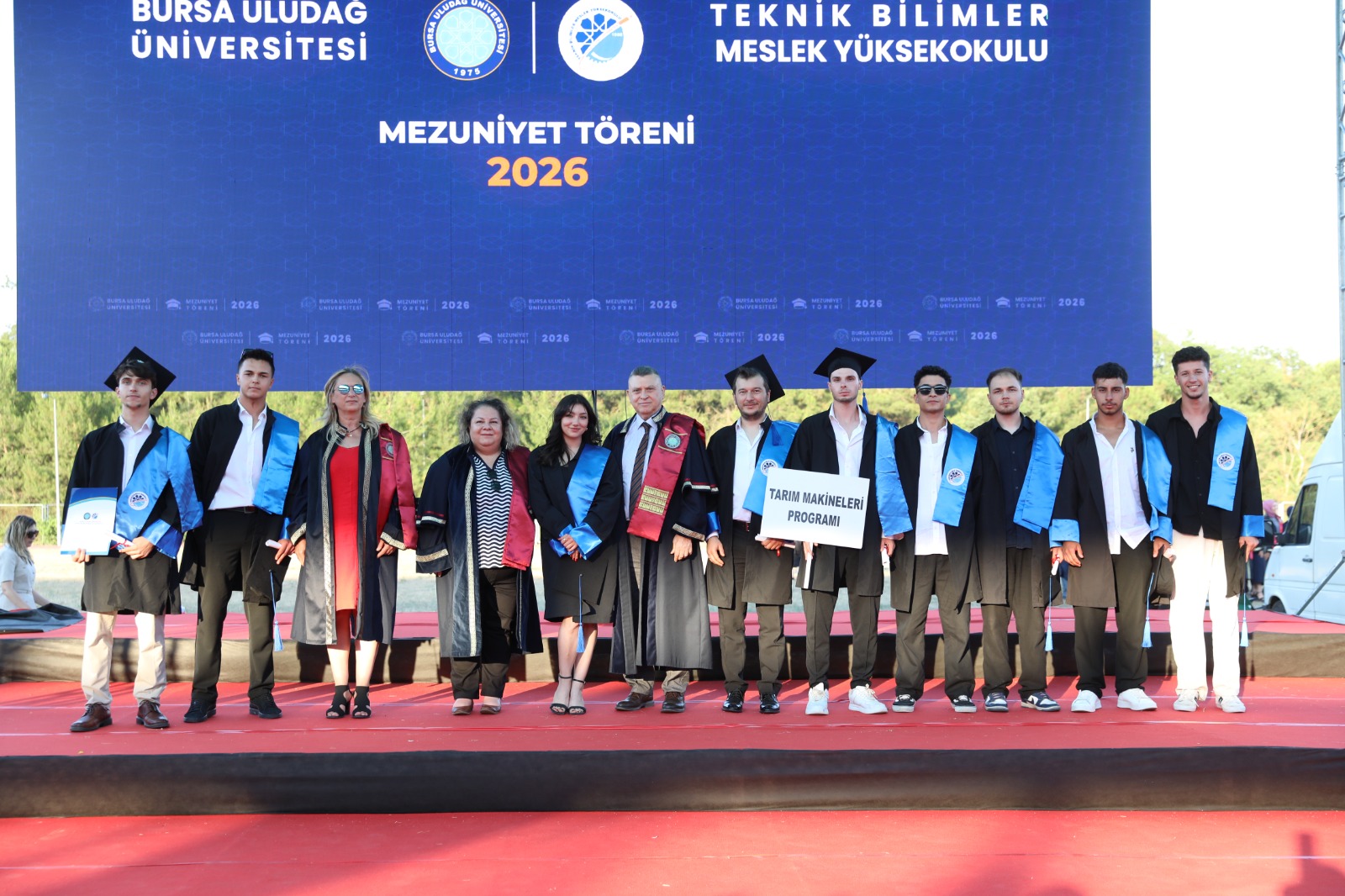 Bursa Uludağ Üniversitesi Teknik Bilimler Meslek Yüksekokulu'nda Mezuniyet Coşkusu